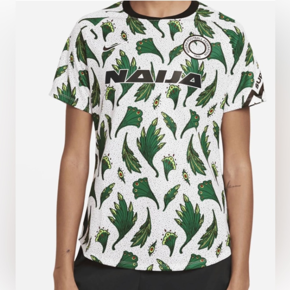 Nike womens Nigeria pre match soccer jersey sz large and xl